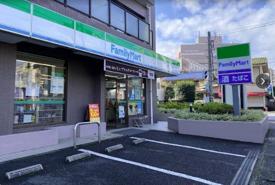 コンビニ　ファミリーマート相模原淵野辺三丁目店（コンビニ）まで586m
