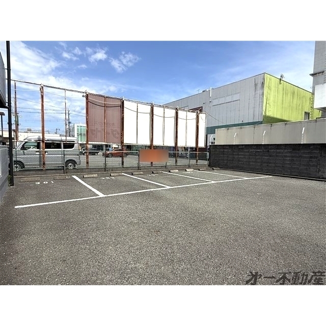 駐車場　駐車場
