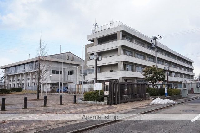 小学校　西小学校（小学校）まで786m