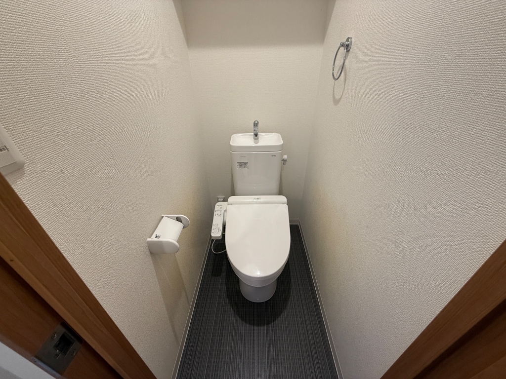 阪神本線 西宮駅 徒歩9分 4階建 築6年のトイレ写真