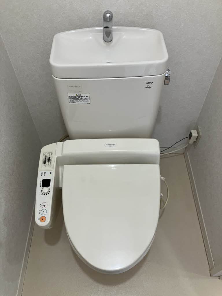 パインテイル A棟のトイレ写真