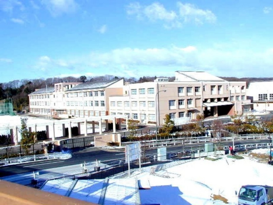 中学校　八王子市立鑓水中学校（中学校）まで1823m