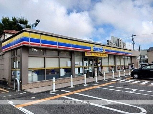 コンビニ　ミニストップ富士中島店（コンビニ）まで850m