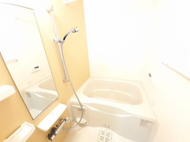 つくばエクスプレス つくば駅 バス乗車時間：6分 最寄りバス停で下車 徒歩3分 3階建 築9年の風呂写真