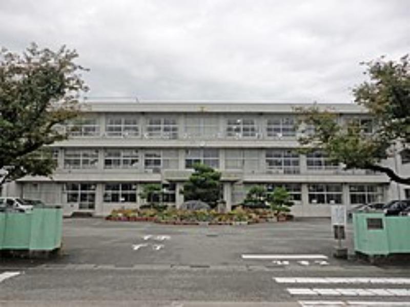 【パティオ中川原の小学校】