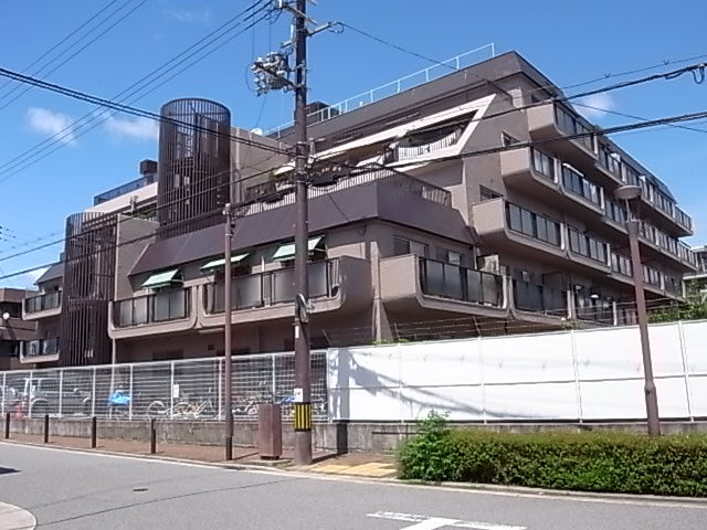 日商岩井夙川マンションの建物外観