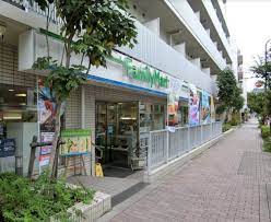 コンビニ　ファミリーマート 目黒三田通り店（コンビニ）まで355m