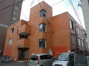 札幌市豊平区水車町のマンションの建物外観