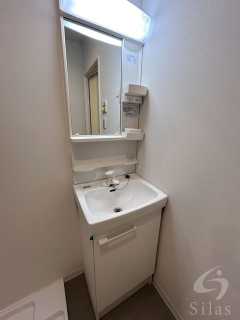【茨木市元町のアパートの洗面設備】