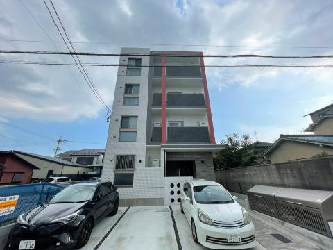 名古屋市熱田区三番町のマンションの建物外観