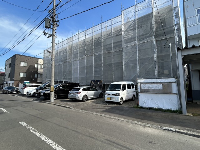札幌市東区北十九条東のマンションの建物外観
