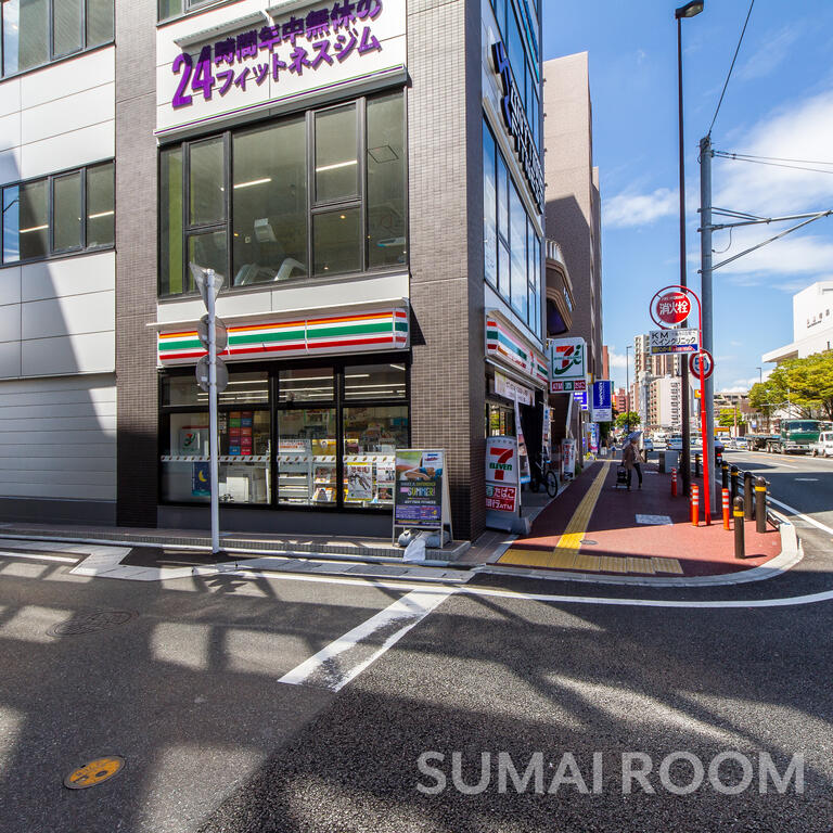コンビニ　セブンイレブン福岡藤崎駅前店（コンビニ）まで536m