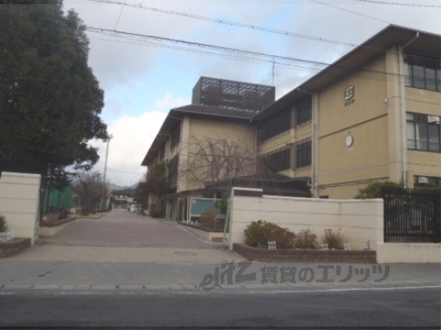 【京都市西京区松室吾田神町のアパートの中学校】