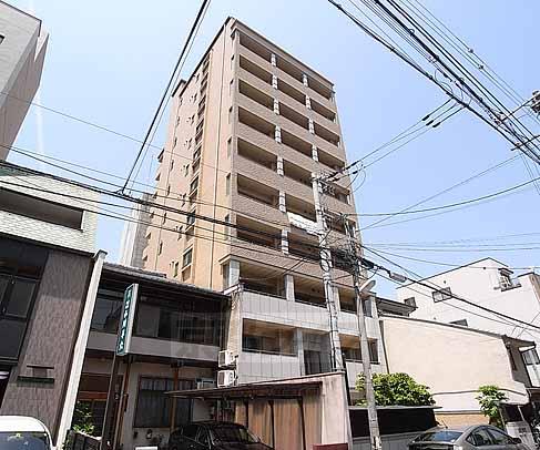 京都市中京区中之町のマンションの建物外観