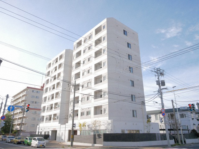 札幌市北区北三十一条西のマンションの建物外観