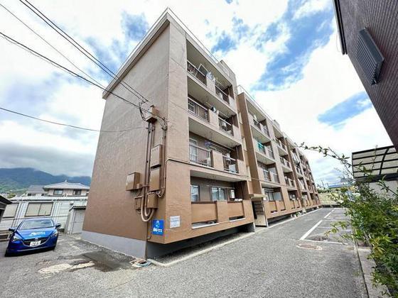 広島市佐伯区三宅のマンションの建物外観