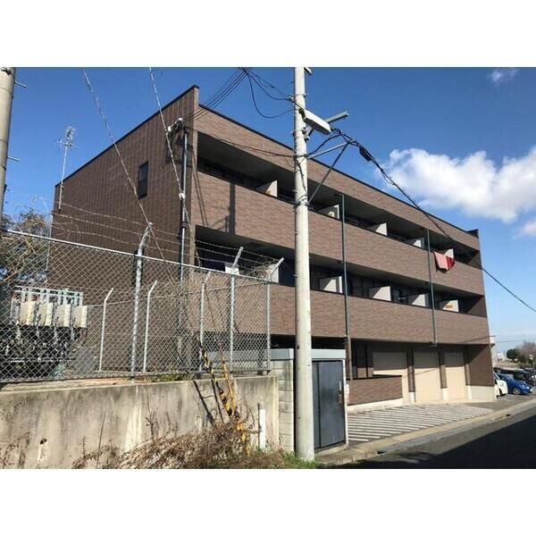 【和泉市唐国町のマンションのエントランス】