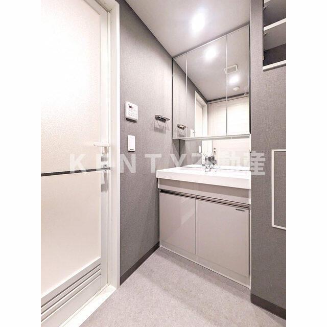 洗面設備　脱衣スペースもあります