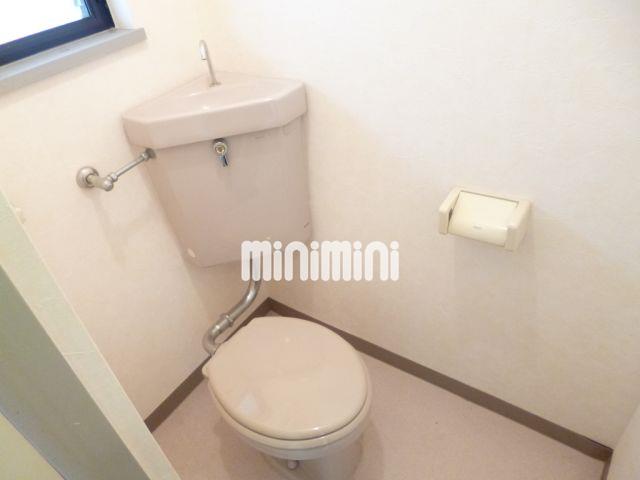 トイレ　窓があるので換気もしやすいですね。