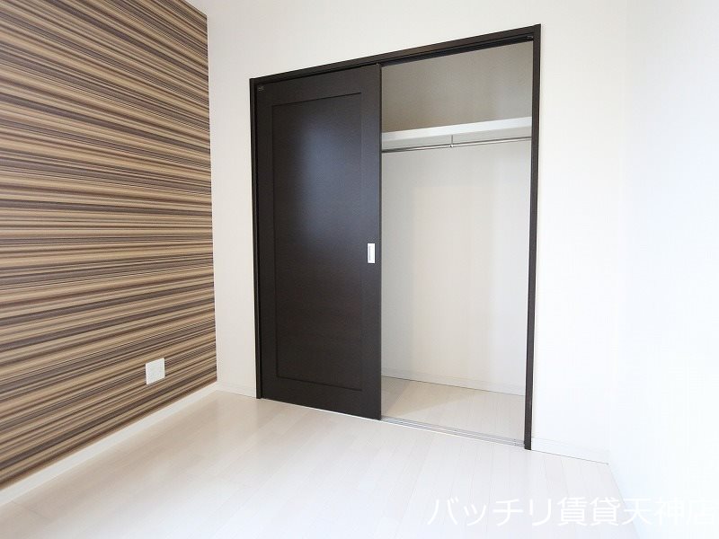 収納　同型タイプの写真になります　現状優先