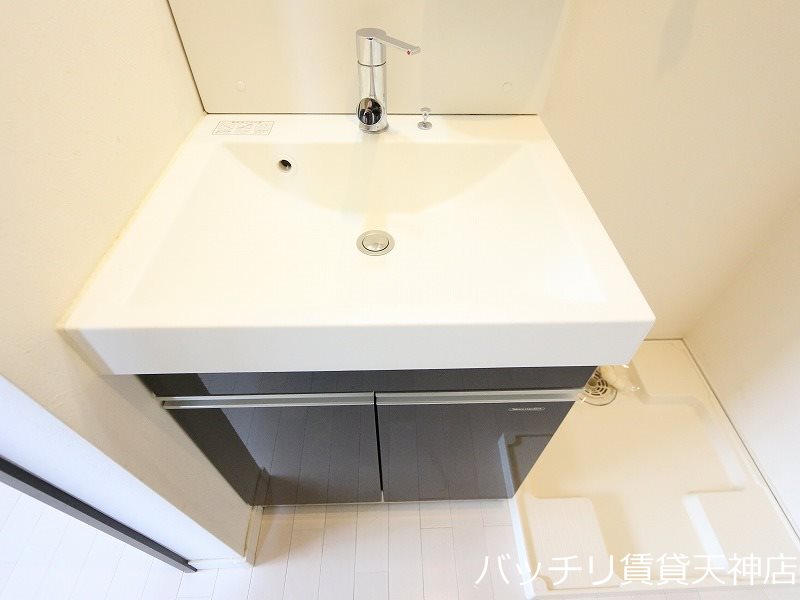洗面設備　同型タイプの写真になります　現状優先