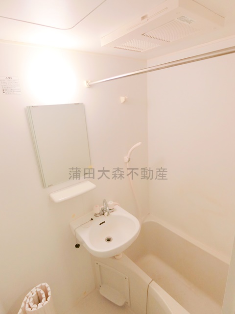 バス・シャワールーム　浴室乾燥機付きのお風呂　バスルーム　浴室