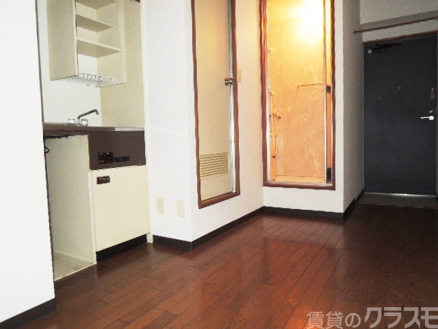 居室・リビング　寝室と別けて使えます。