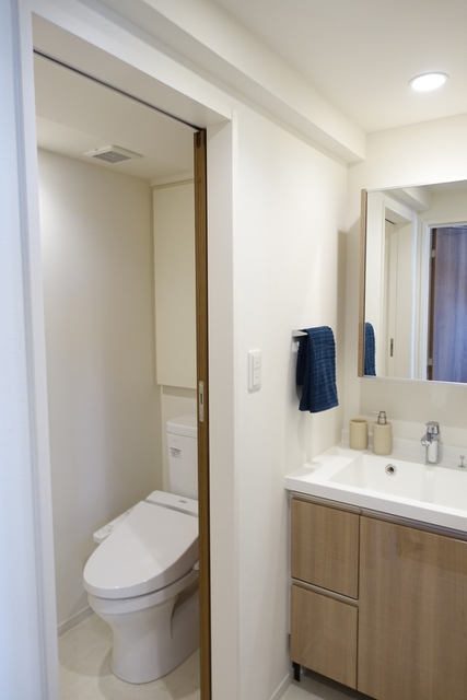 トイレ　※写真は同タイプ住戸です。