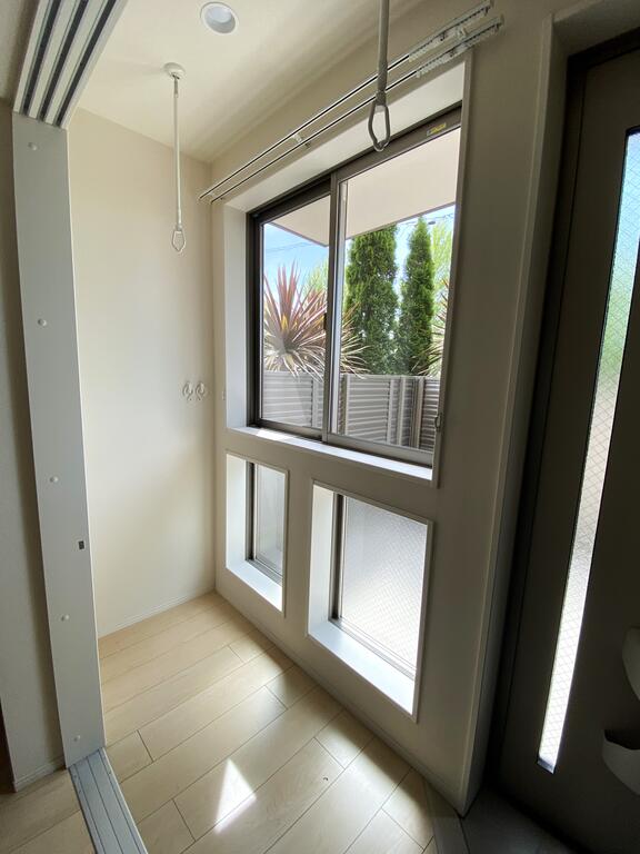 バルコニー　※別部屋の写真を使用しています(間取り反転タイプ)