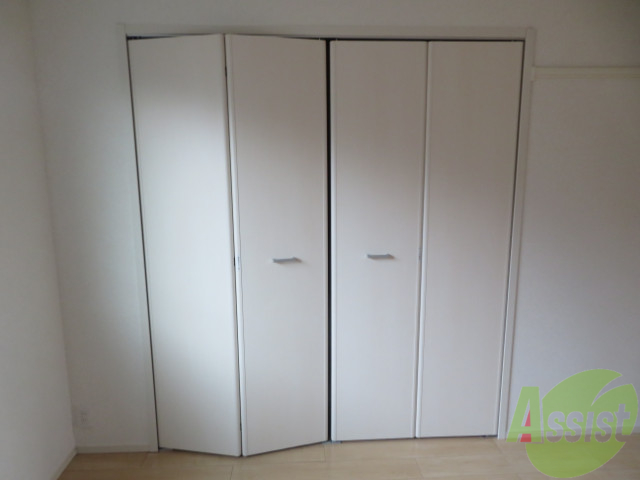 収納　６帖の洋室にはウォークインクローゼットが付いております。