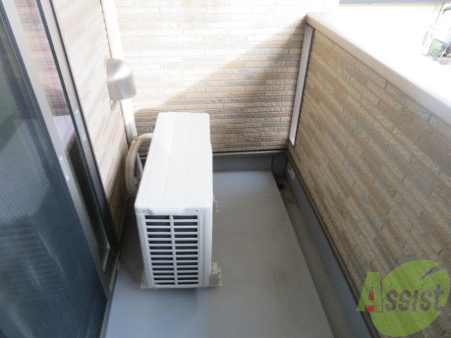 バルコニー　こちらのバルコニーで洗濯乾燥もバッチリです。