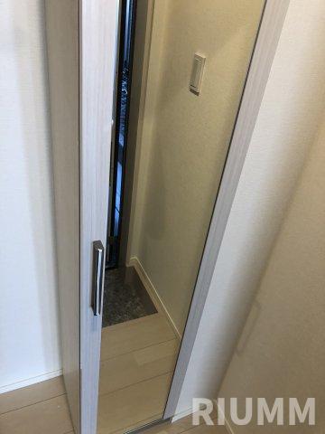 玄関　全身姿見鏡付のシューズボックス♪