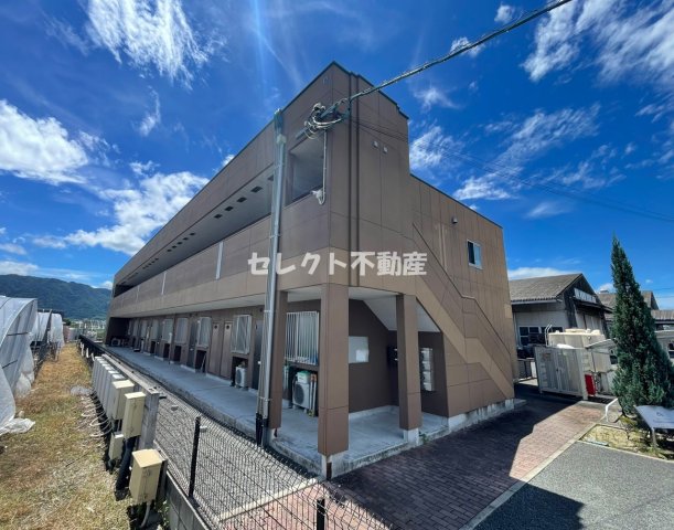 建物外観　【グラン・リュミエール】外観写真（昼）