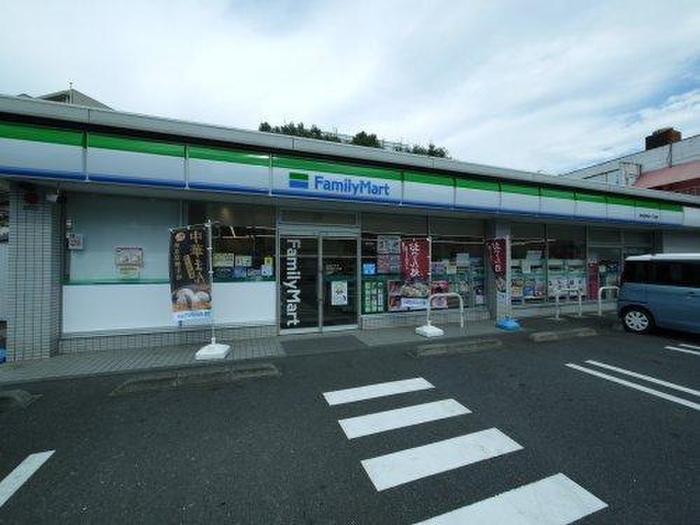 コンビニ　ファミリーマート世田谷粕谷1丁目店（コンビニ）まで163m