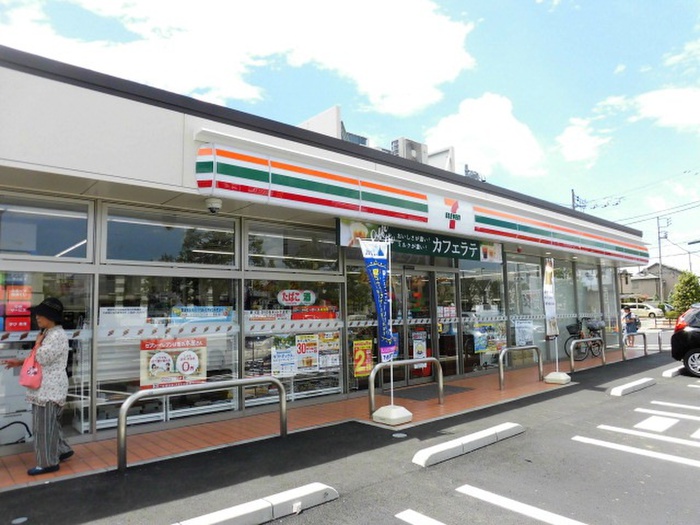 コンビニ　セブンイレブン世田谷南烏山2丁目店（コンビニ）まで241m