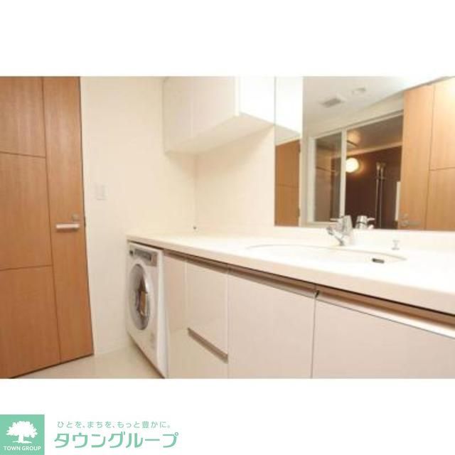 洗面設備　※写真は同タイプ住戸です。