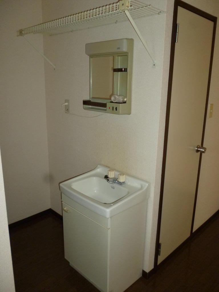 マルエロイヤルハイツCの内装写真