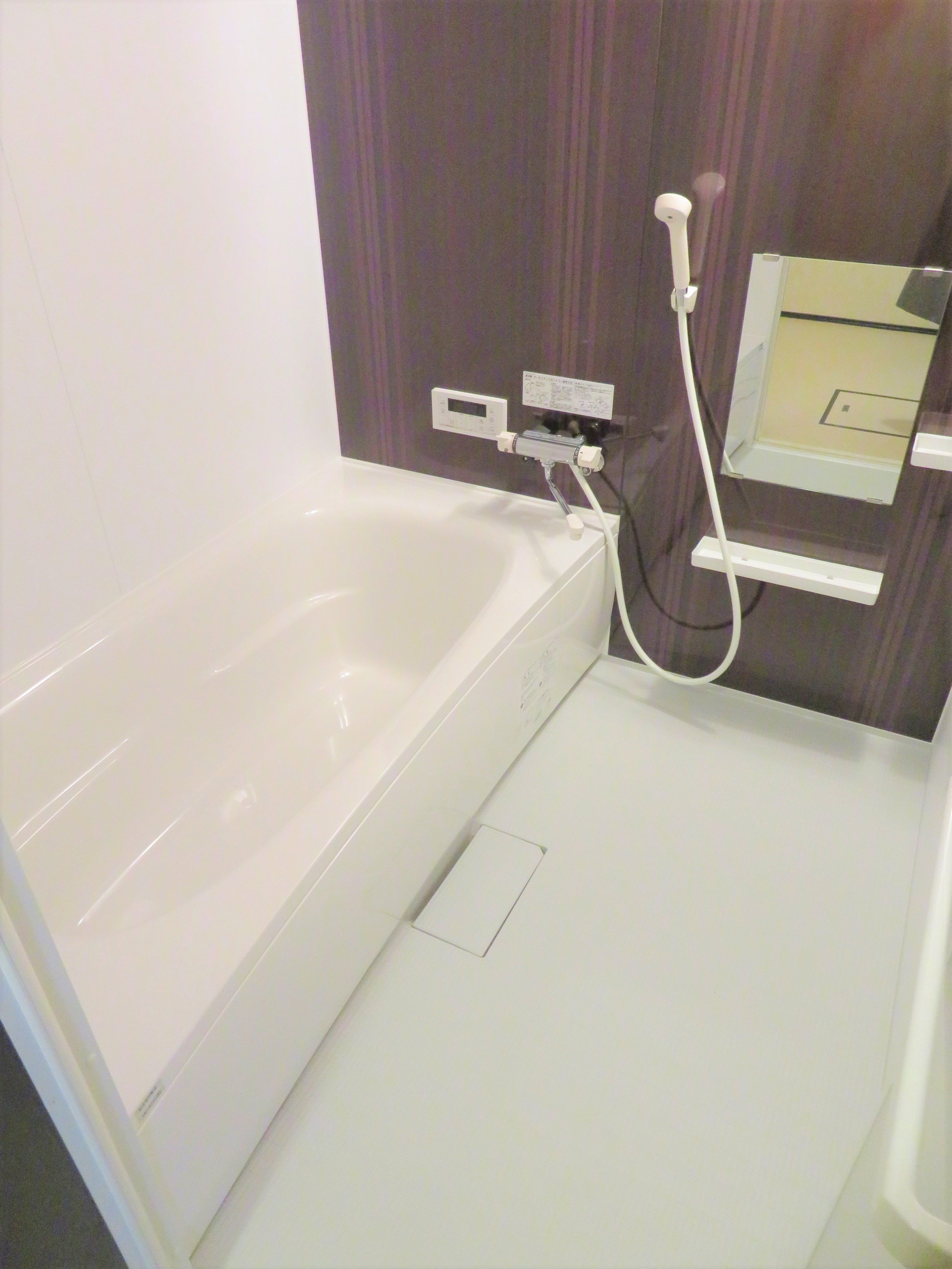 バス・シャワールーム　一坪風呂です！追い炊き・浴室乾燥機付きです！