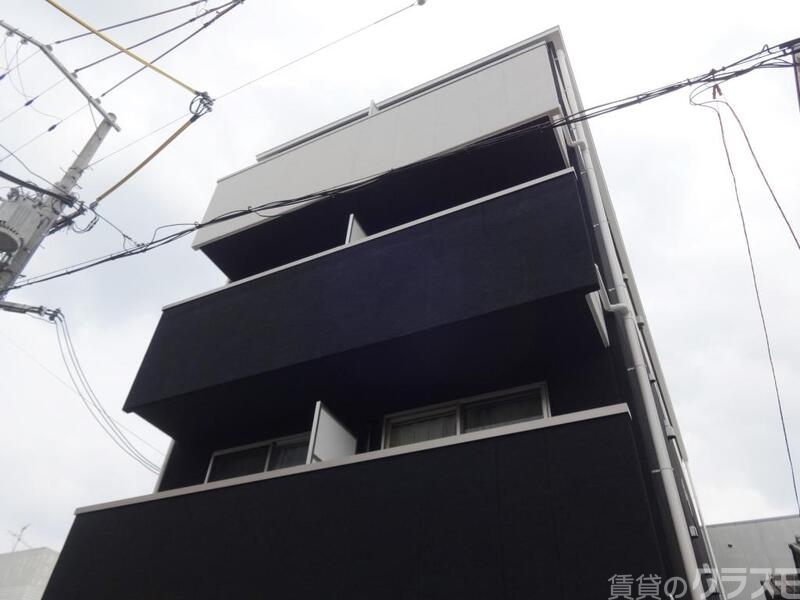 大阪市東淀川区豊里のマンションの建物外観