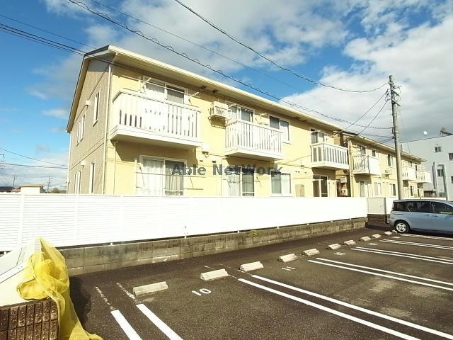 羽島郡岐南町徳田のアパートの建物外観