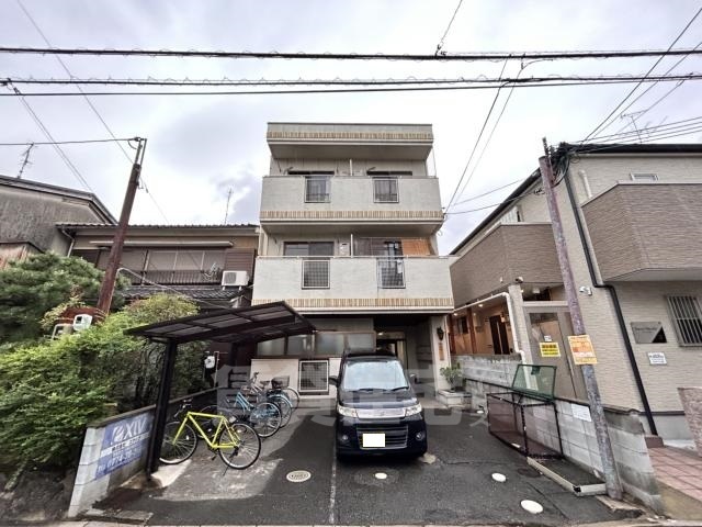 京都市伏見区向島中之町のマンションの建物外観