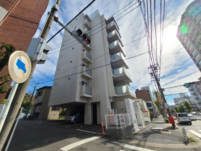 名古屋市千種区姫池通のマンションの建物外観