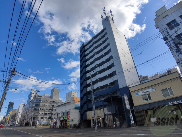 【札幌市中央区南一条西のマンションの建物外観】