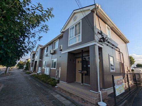 角田市角田のアパートの建物外観