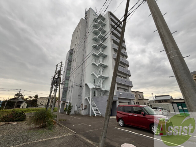 石狩郡当別町園生のマンションの建物外観