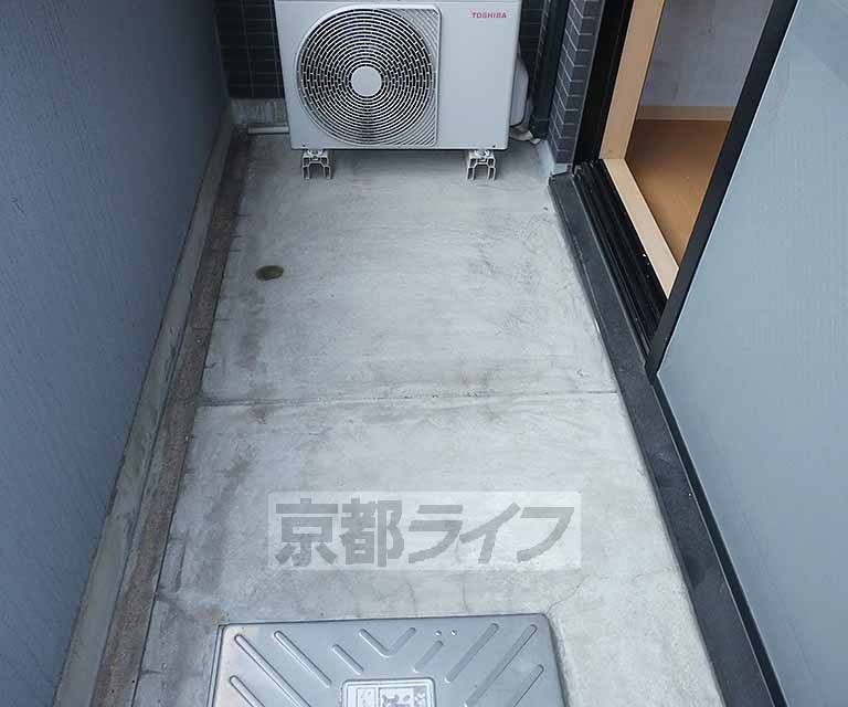 【京都市中京区烏帽子屋町のマンションのバルコニー】