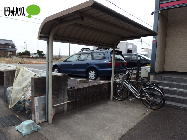 【レオパレス菜花の駐車場】