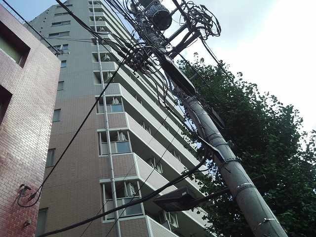 メインステージ本駒込駅前の建物外観