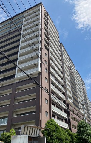 江東区亀戸のマンションの建物外観