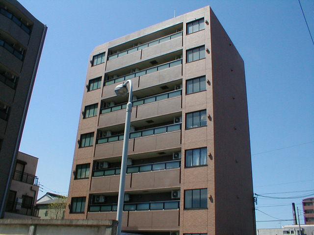 名古屋市千種区豊年町のマンションの建物外観